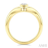 1/5 Ctw Round Cut Diamond Fashion Signet Ring in 10K Yellow Gold