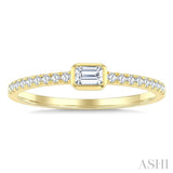 1/3 Ctw Bezel Set Emerald and Round Cut Diamond Fashion Ring in 14K Yellow Gold