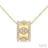 1/2 Ctw Round Cut Diamond Clover Fashion Pendant With Chain in 14K Yellow Gold